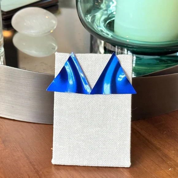 Vintage Blue Metal Triangle Wave Earrings - Picture 5 of 7